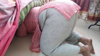 INDIAN ACTRESS PORN - Indian sexy aunty gets stuck under the  | XXX and XXXXX - Desi Blue film, Indian Sex Hindi BF porn