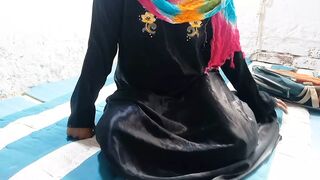 Desi muslim aunty sex with hindu boy