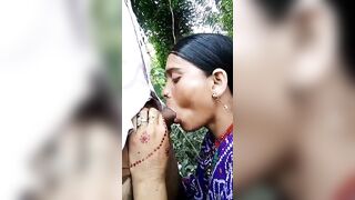 Desi Bhabhi Outdoor Cock Sucking