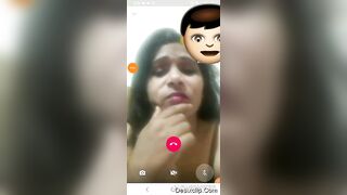 Hot look bhabhi showing to lover on video call - desi xxx