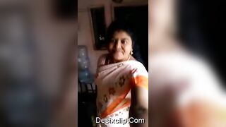 South Indian Bhabhi Self made Nude Show - desi xxx