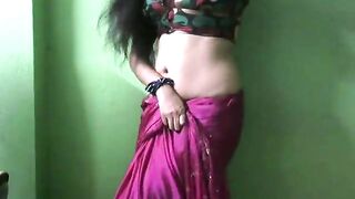 Horny Bhabhi having perfect asest Showing her erotic dancing and her big boobs - desi xxx