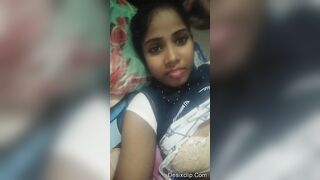 Cute Desi Girl Showing Boobs - desixclip desi xxx