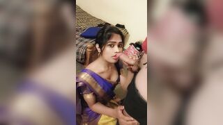 Fsiblog Mallu Blowjob Girl Shows Off Her Cleavage in a Saree - fsiblog desi xxx