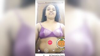 Sexy Desi Girl Shows her Boobs and Pussy TO Lover On Vc | desixclip masalaseen desi xxx