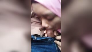 Lovely hijab girl sucking tiny cock. - desivdo desisins desi xxx