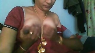 Indian hot aunty boobs show - desivdo xxxxxxxxxx video desi xxx