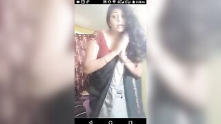 Desi Puja Aunti ,Navel and boobs cleavage in saree, Dickraising,Curvy bhabi - desivdo randisex desi xxx