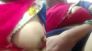 Village Bhabhi Showing Boobs to Lover VC - Desivdo dinotube desi xxx