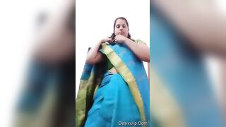 Mallu Bhabi Saree Strip And Showing - desi x clip nude bhabhi desi xxx