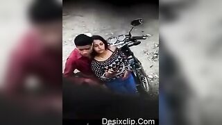 Super horny noida gf grinding and stand fucking in a bike - desixclip masa49 desi xxx