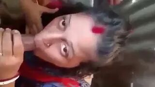 Bengali Bhabhi sucks mechanic's cock in sandas video - XXX Hindi BF Videos XXXXX sex video - Indian Porn videos, Desi Blue Films, XXX Mms Clips